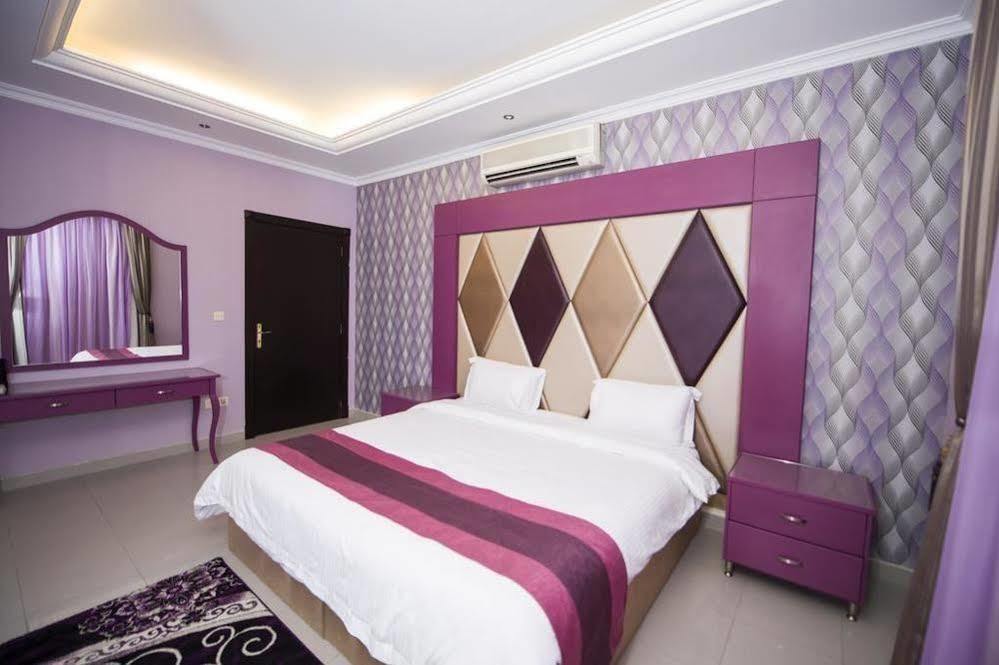 Hotelier Suites Riadh Exterior foto